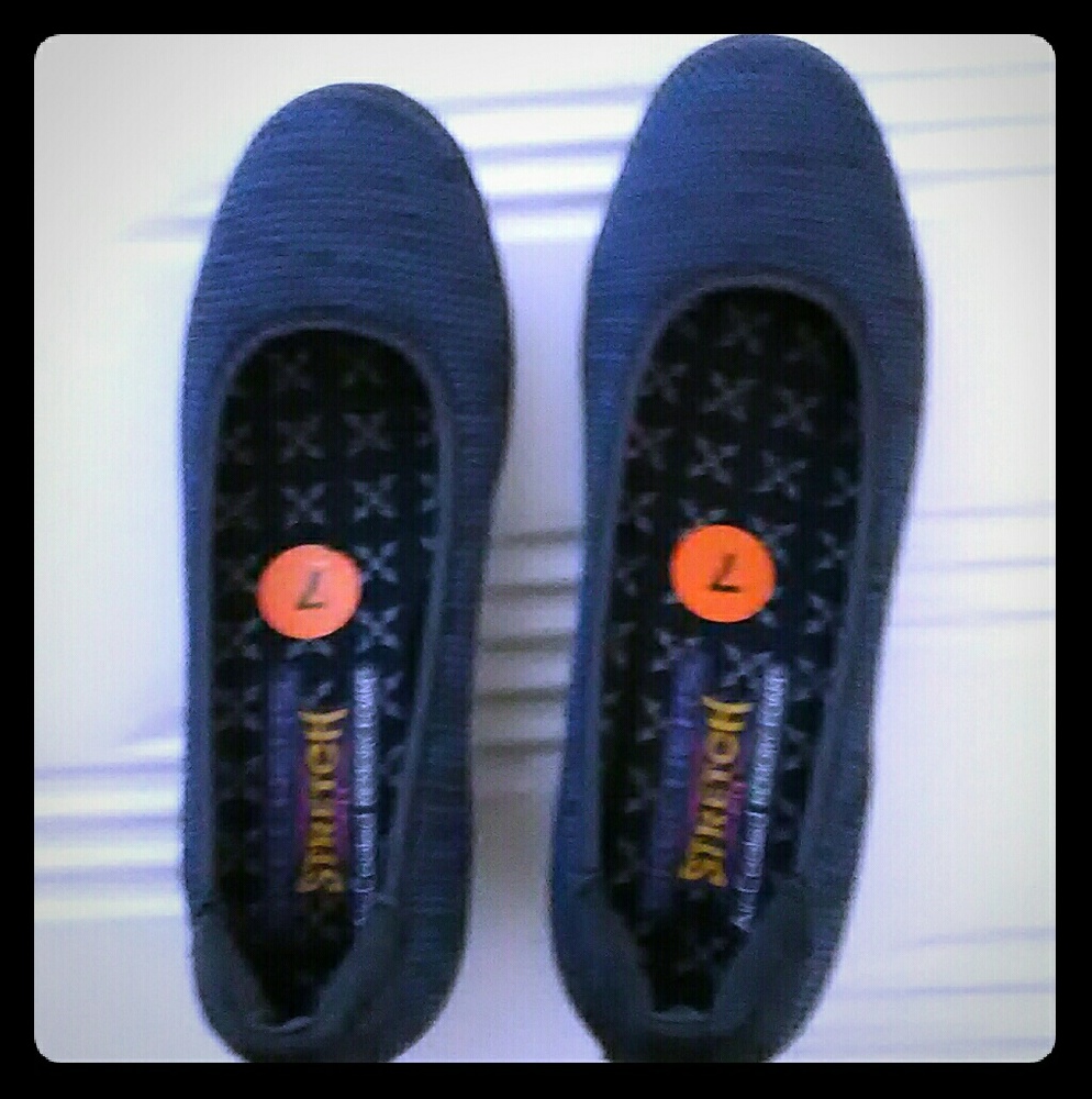 New Skechers Shoes (reserved for Abby @ alsmink)